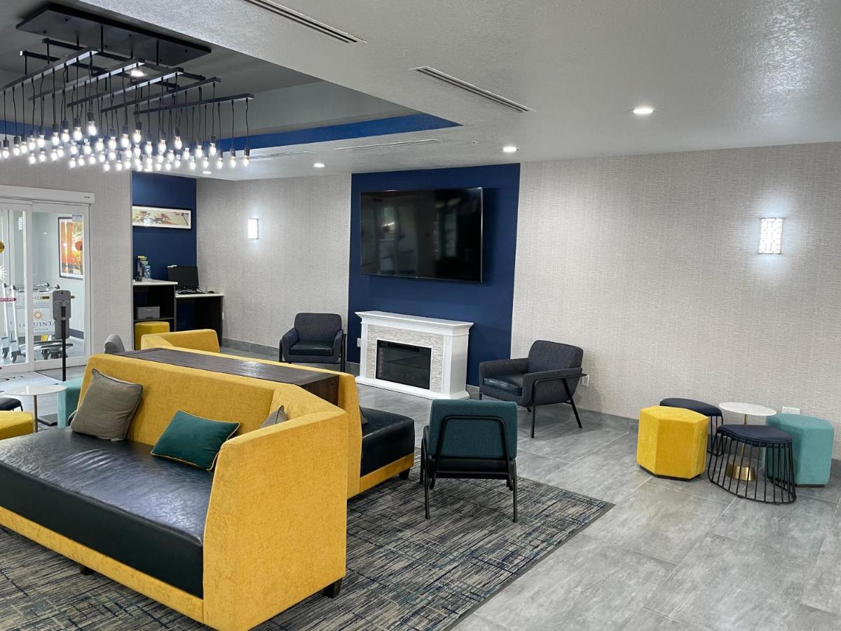 La Quinta By Wyndham Tampa Central Carrollwood Village Extérieur photo